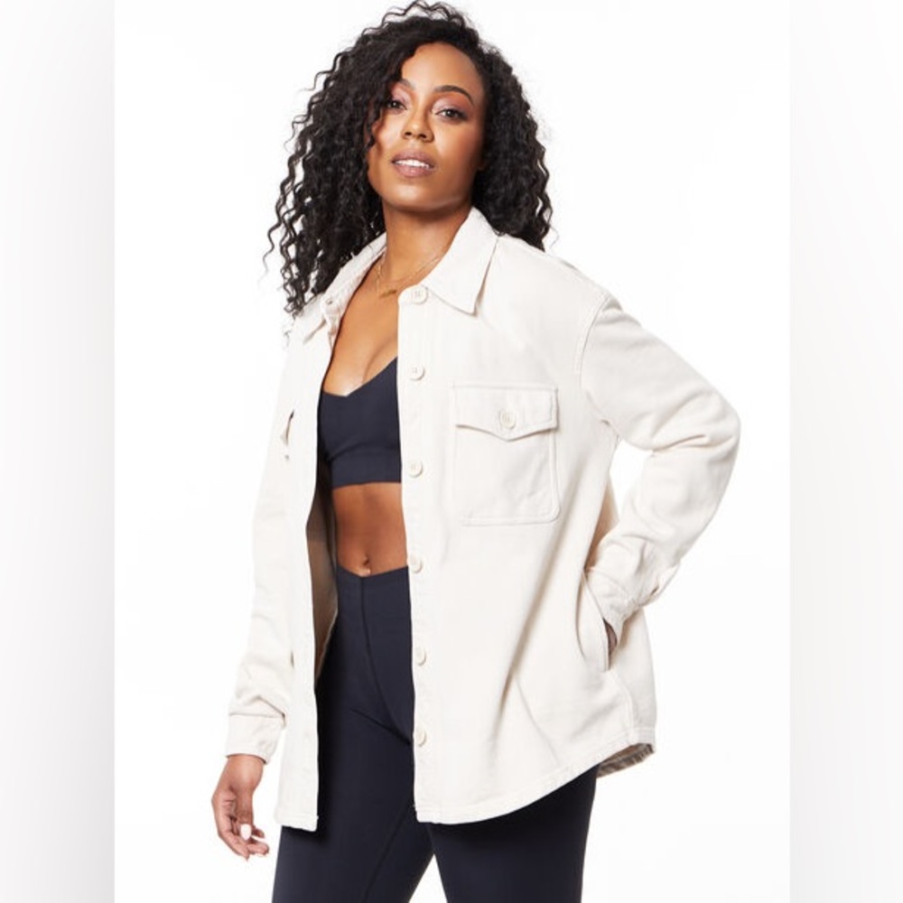 Good American fleece shacket in bone. Size 3/4 L/XL